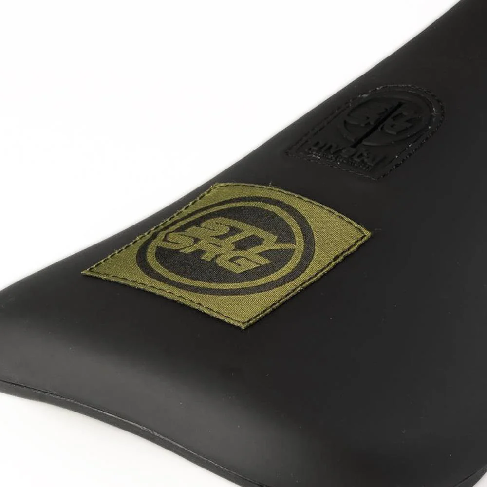 Stay Strong Icon Patch Slim Pivotal Race Seat - Image 4