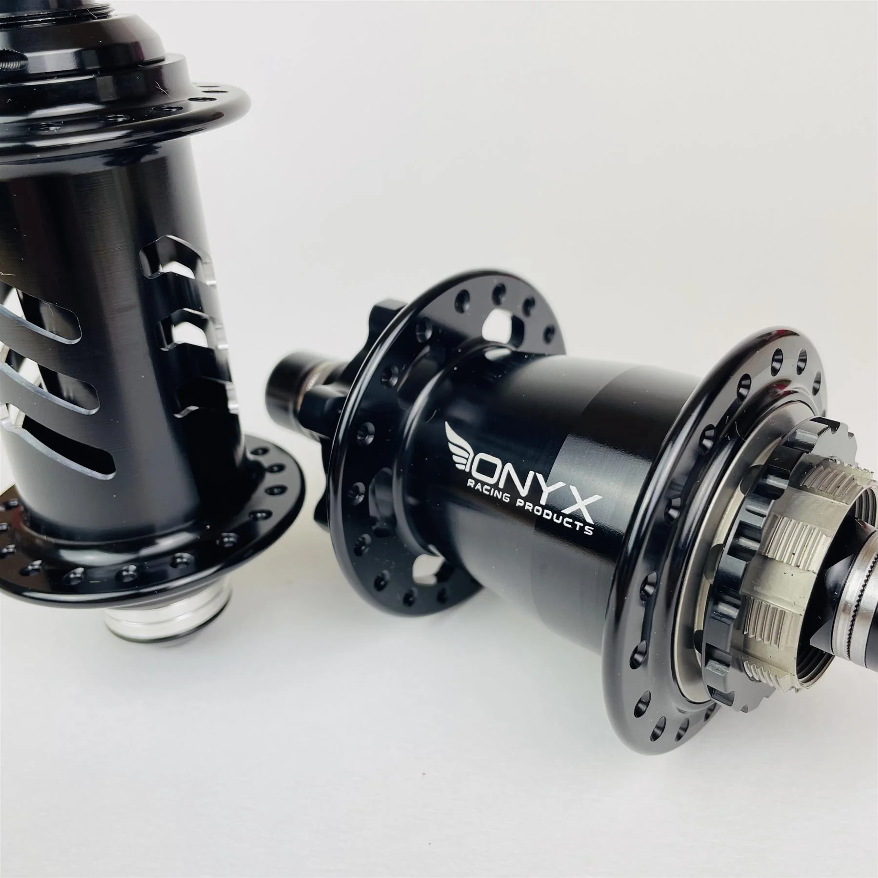 Stay Strong Limited Edition Onyx Ultra 36h Disc Hubset - 20mm (Front) 10mm (Rear) - Image 2