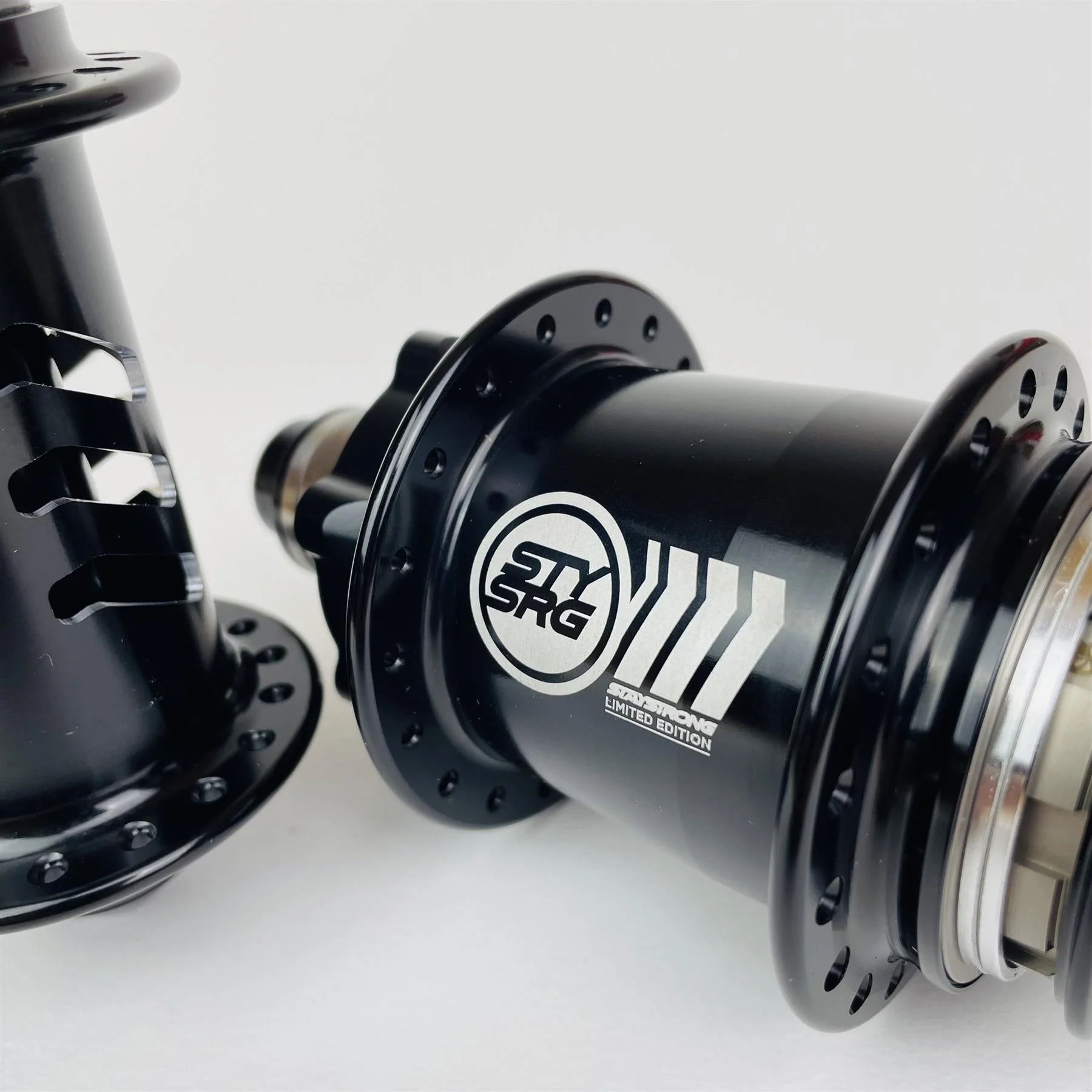 Stay Strong Limited Edition Onyx Ultra SS 36h Disc Hubset - 20mm (Front) 10mm (Rear) - Image 4