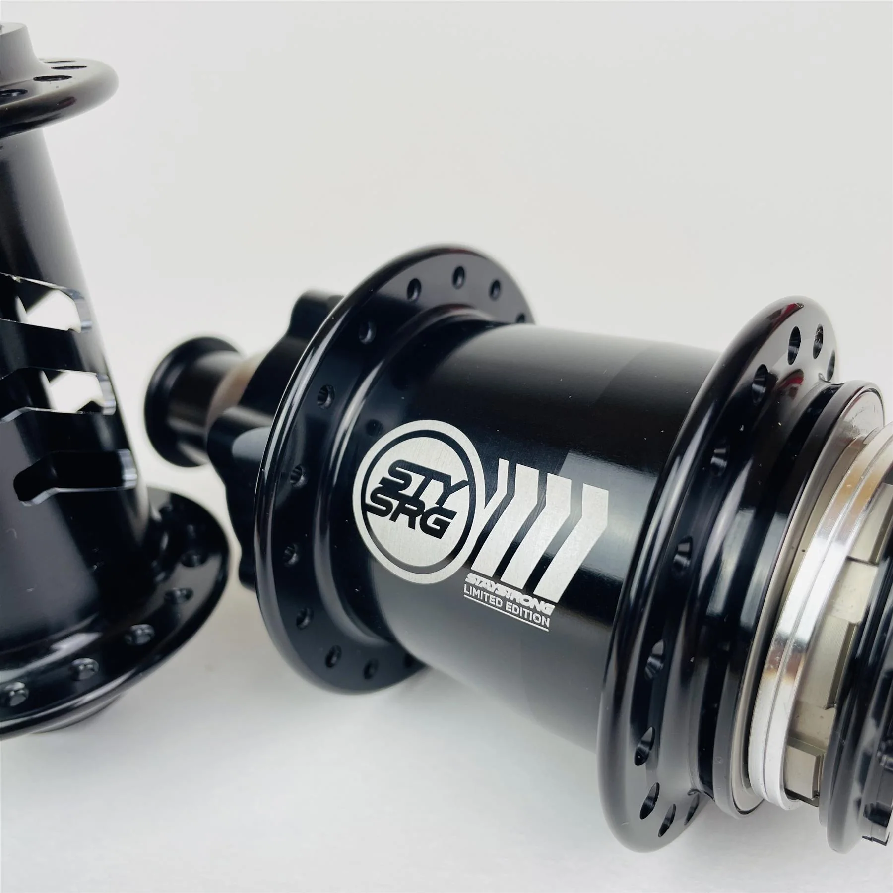 Stay Strong Limited Edition Onyx Ultra SS 36h Disc Hubset - 20mm (Front) 20mm (Rear) - Image 3