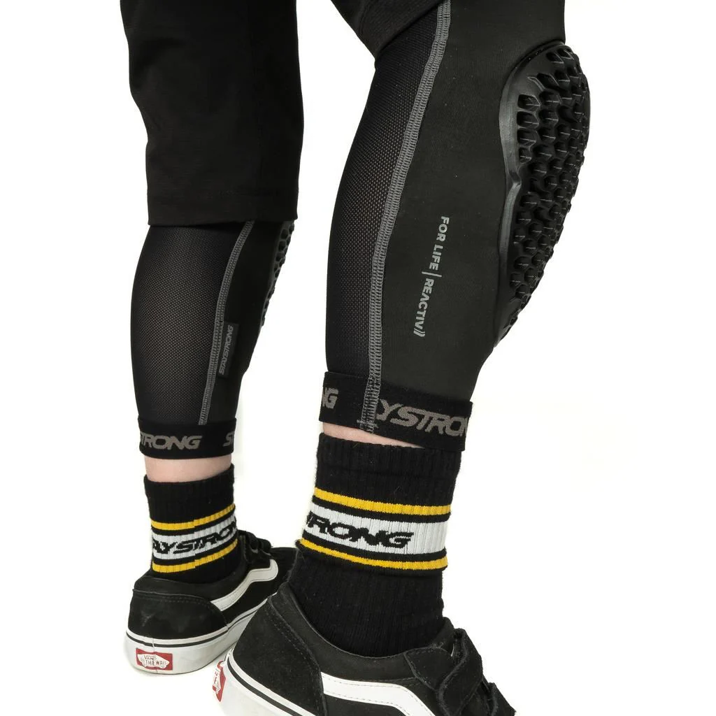 Stay Strong Reactiv Youth Knee Guard - Image 2