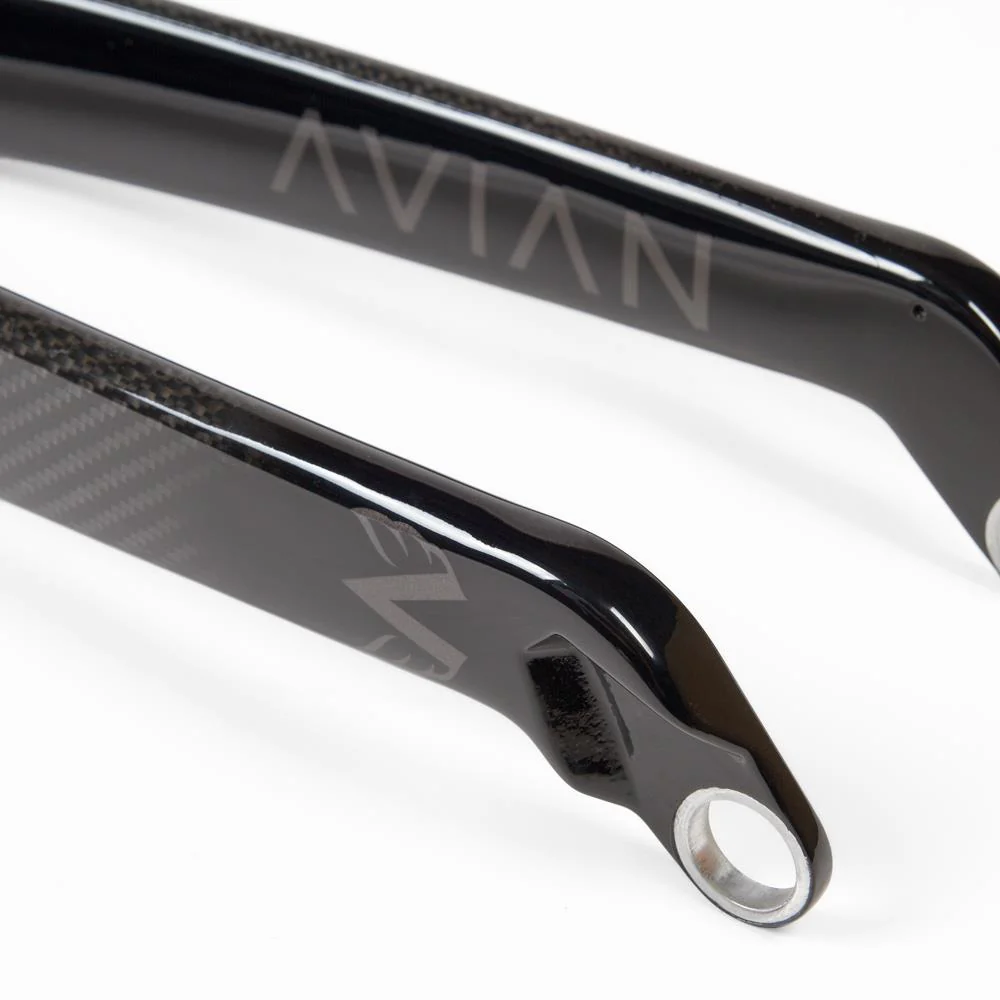 Stay Strong x Avian Versus Carbon Cruiser 24'' Race Forks - Gloss Carbon/ 20mm dropouts - Image 3